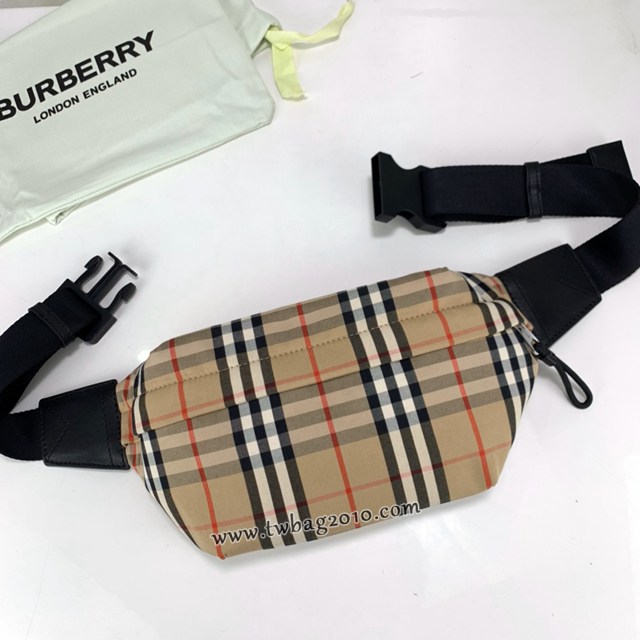 Burberry專門店新款休閒腰包 巴寶莉拼色尼龍材質男女款腰包挎包 yxb1151